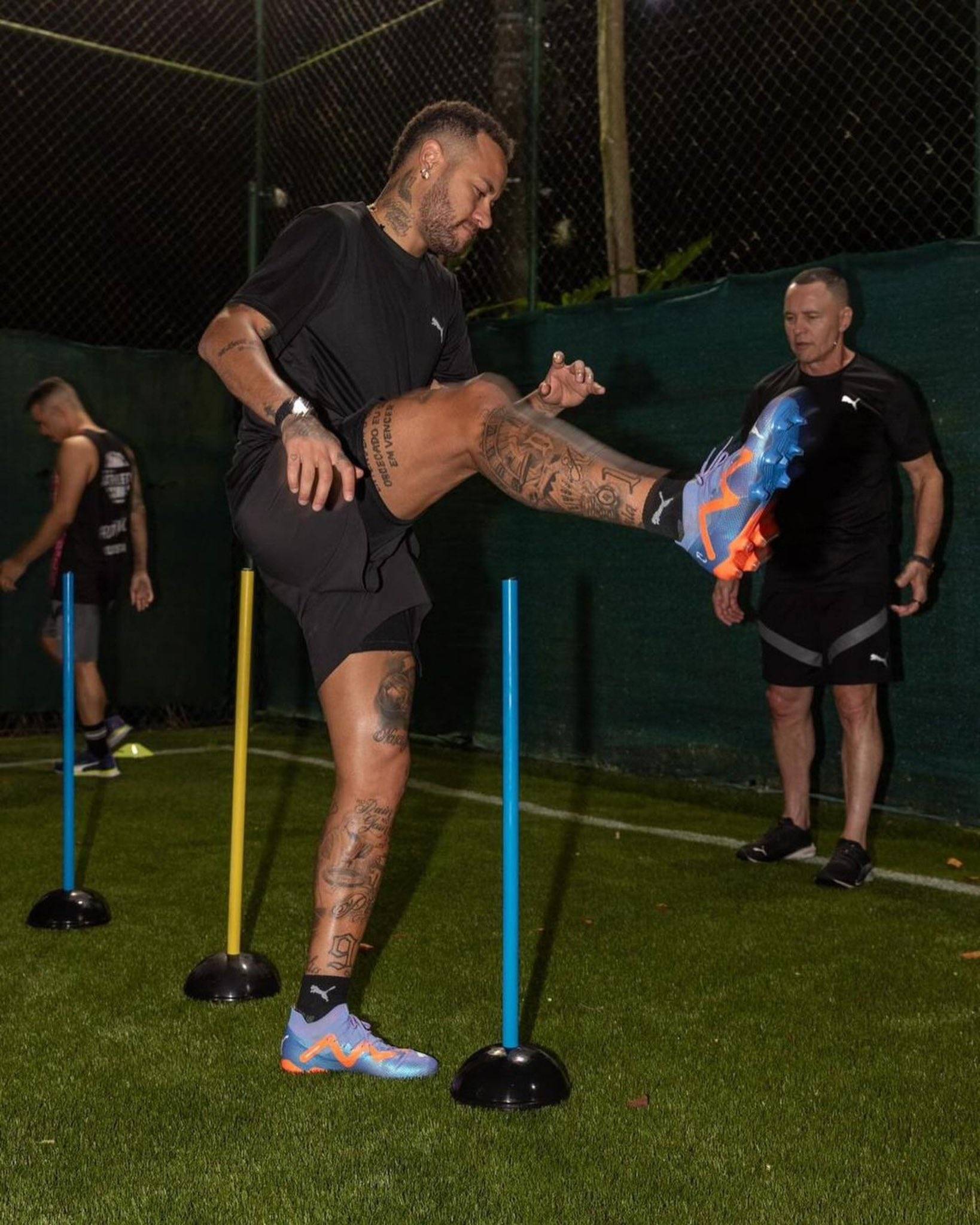 关于内马尔新星出色发挥表现突出，尤文图斯前途光明！赛场气氛高涨的信息