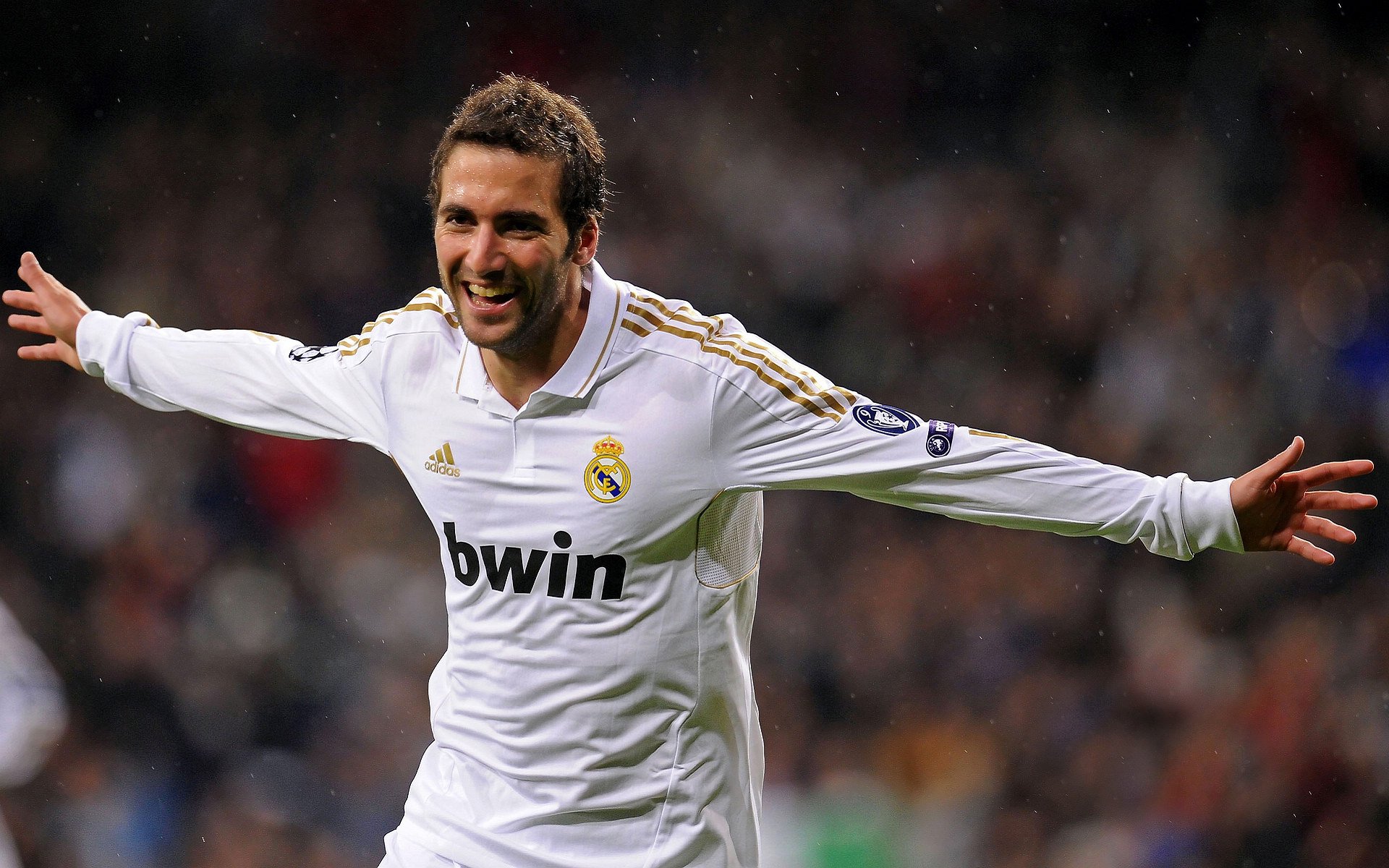 凯恩重要时刻锐不可当，澳大利亚队带队取胜！全场沸腾不已