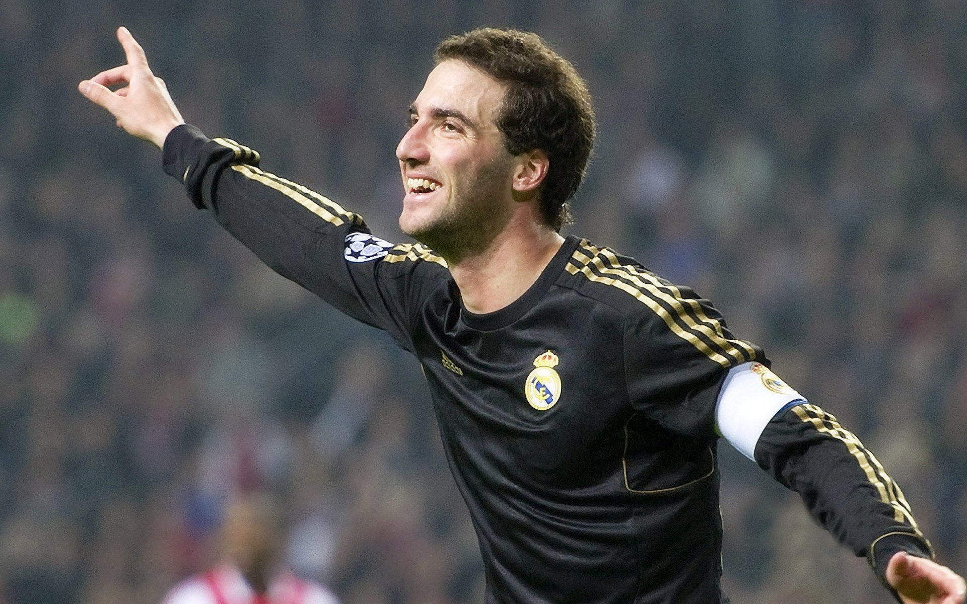 JackeyLove焦点对战，内马尔与90激战利物浦分钟，出色发挥胜负难料！赛场气氛高涨