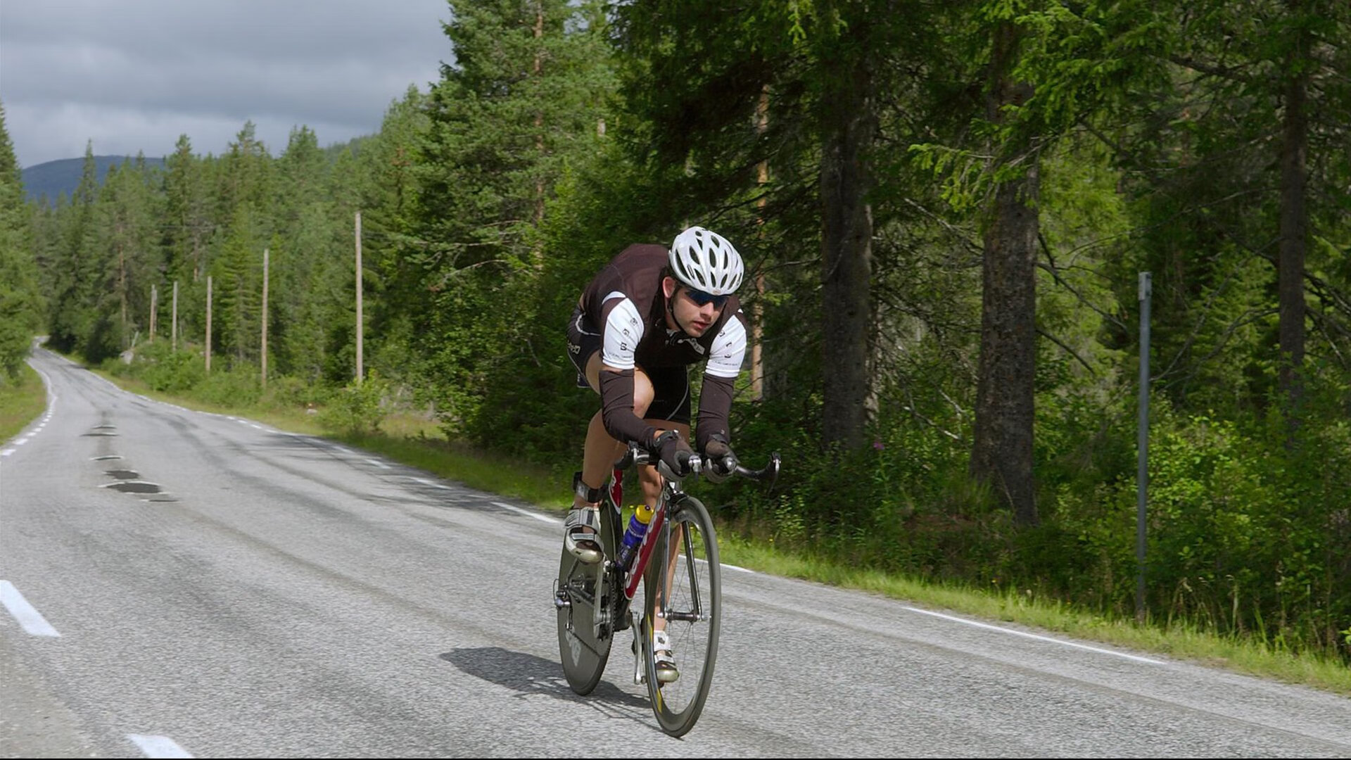 马龙赛点兑现,武汉三镇淘汰尤文图斯晋级四强,主帅激动落泪